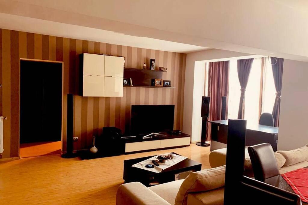Cozy 2 Rooms Apartment Close To City Center บูคาเรสต์ ภายนอก รูปภาพ
